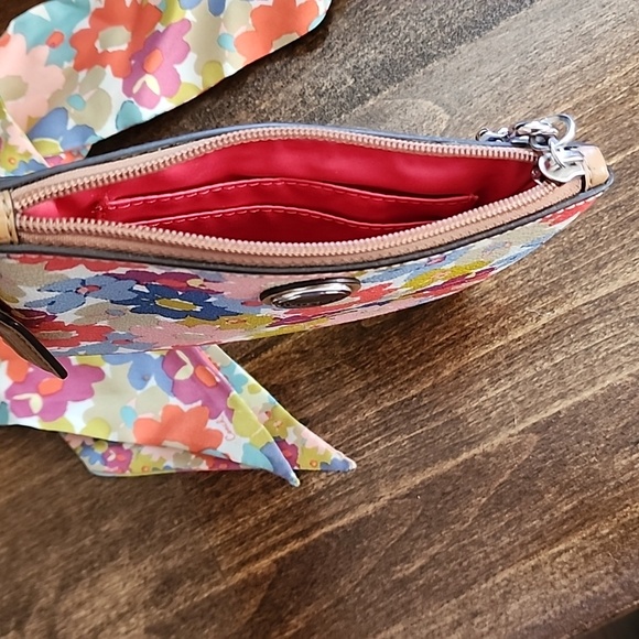 Coach wallet and matching scarf - Picture 3 of 3